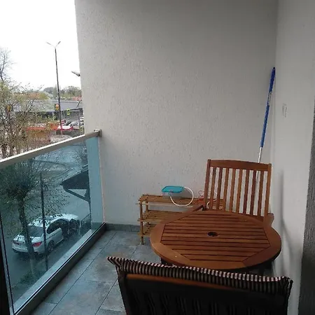 公寓 Apartament Ademar